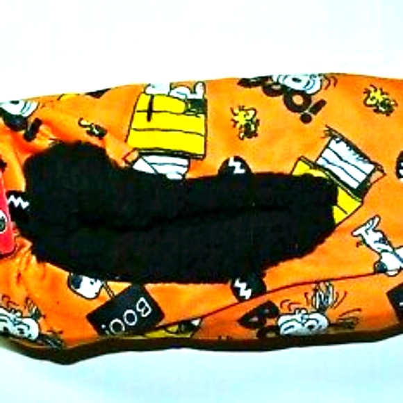 Snoopy Slippers Socks NWT - Picture 4 of 5